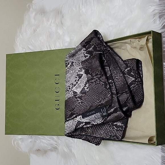 GUCCI 100% Silk Python Print SCARF - Picture 1 of 5